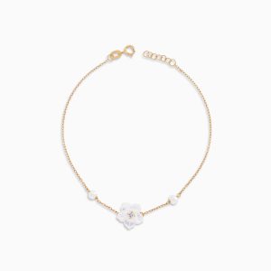 18k Yellow Gold Bracelet Adorned with Mother of Pearl Flowers and Pearls | Worood Collection