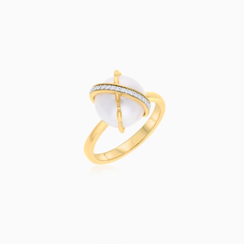18k Yellow Gold Ring with Pearl and Natural Diamonds from Danah Diamond Collection