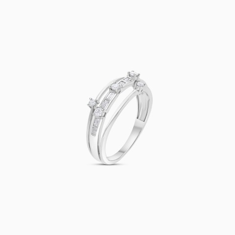 18K White Gold Ring Featuring Natural Diamonds – Carre Collection