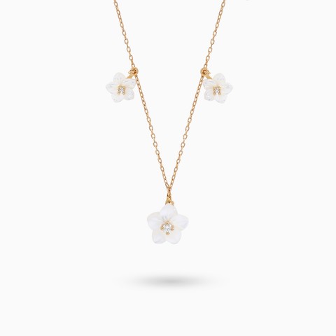 18K Gold Necklace with Mother of Pearl Flower Design & Zircon Stones – Worood Collection