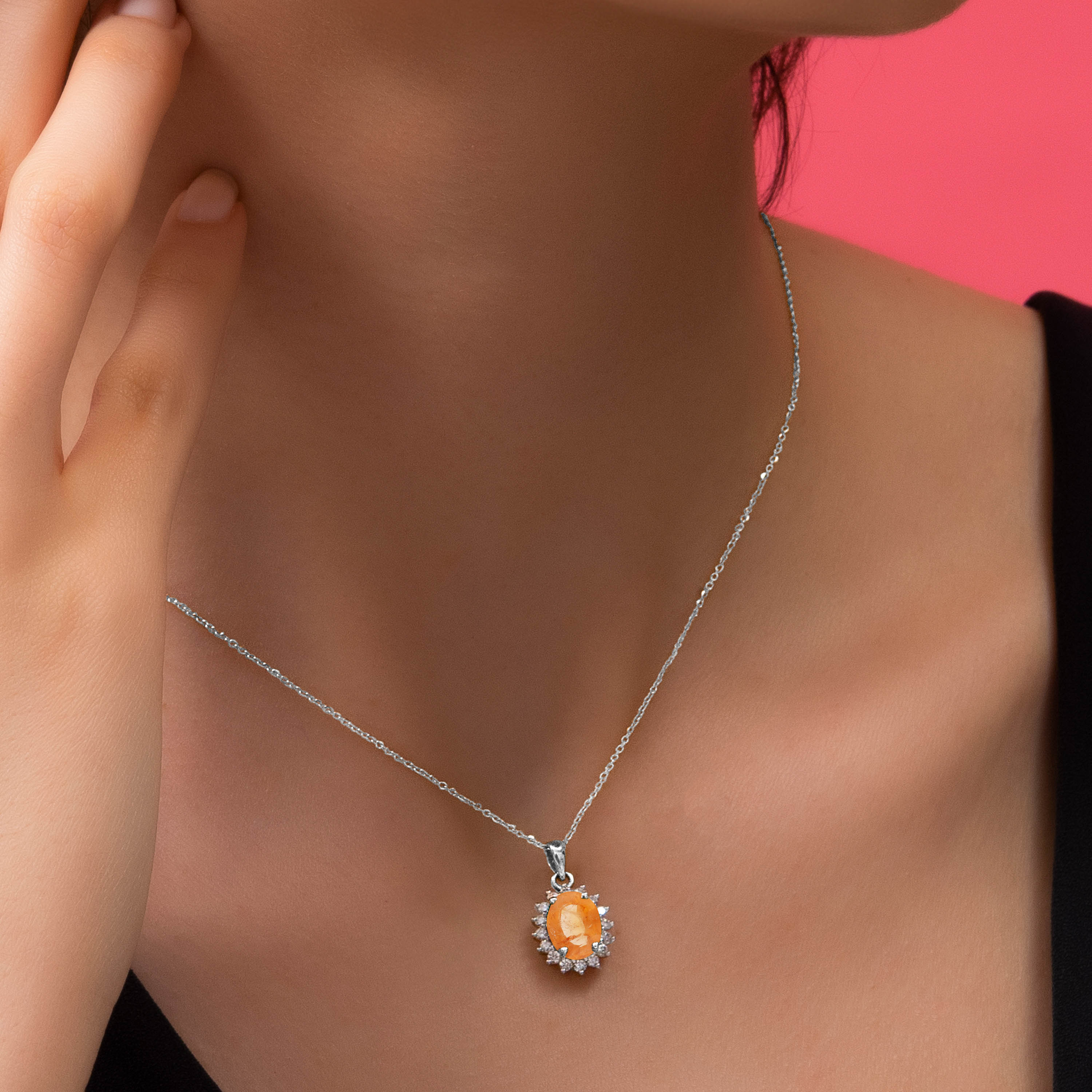 18k White Gold Natural Garnet Necklace from Diana Collection