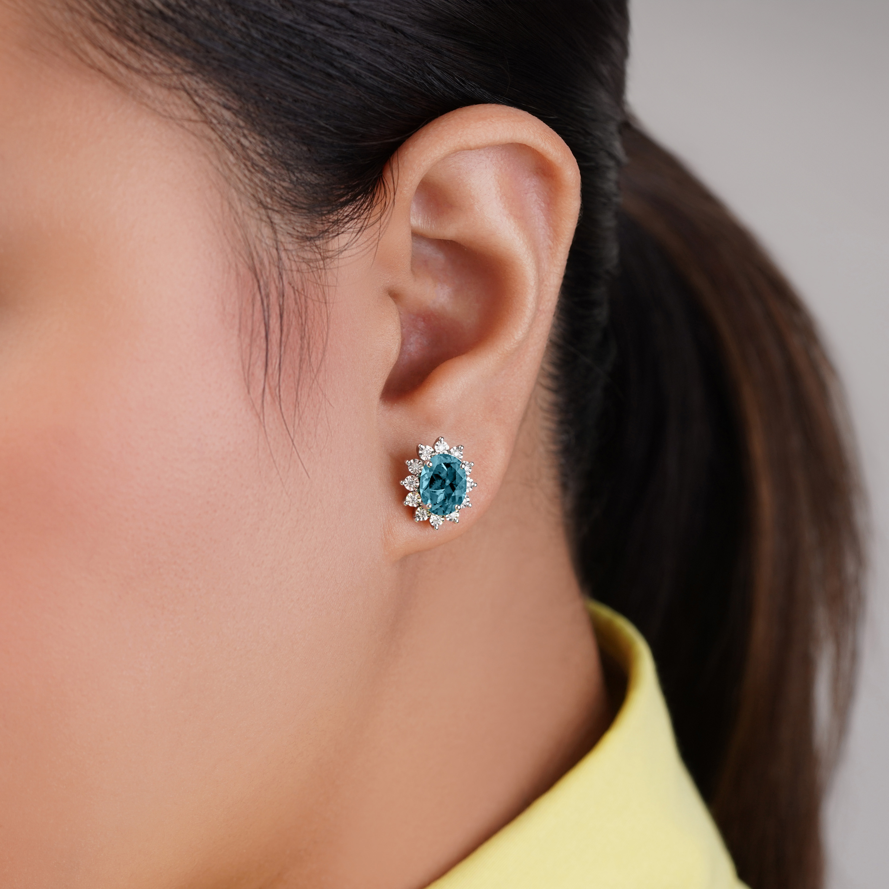 18k White Gold Earrings With Blue Topaz from Diana Collection
