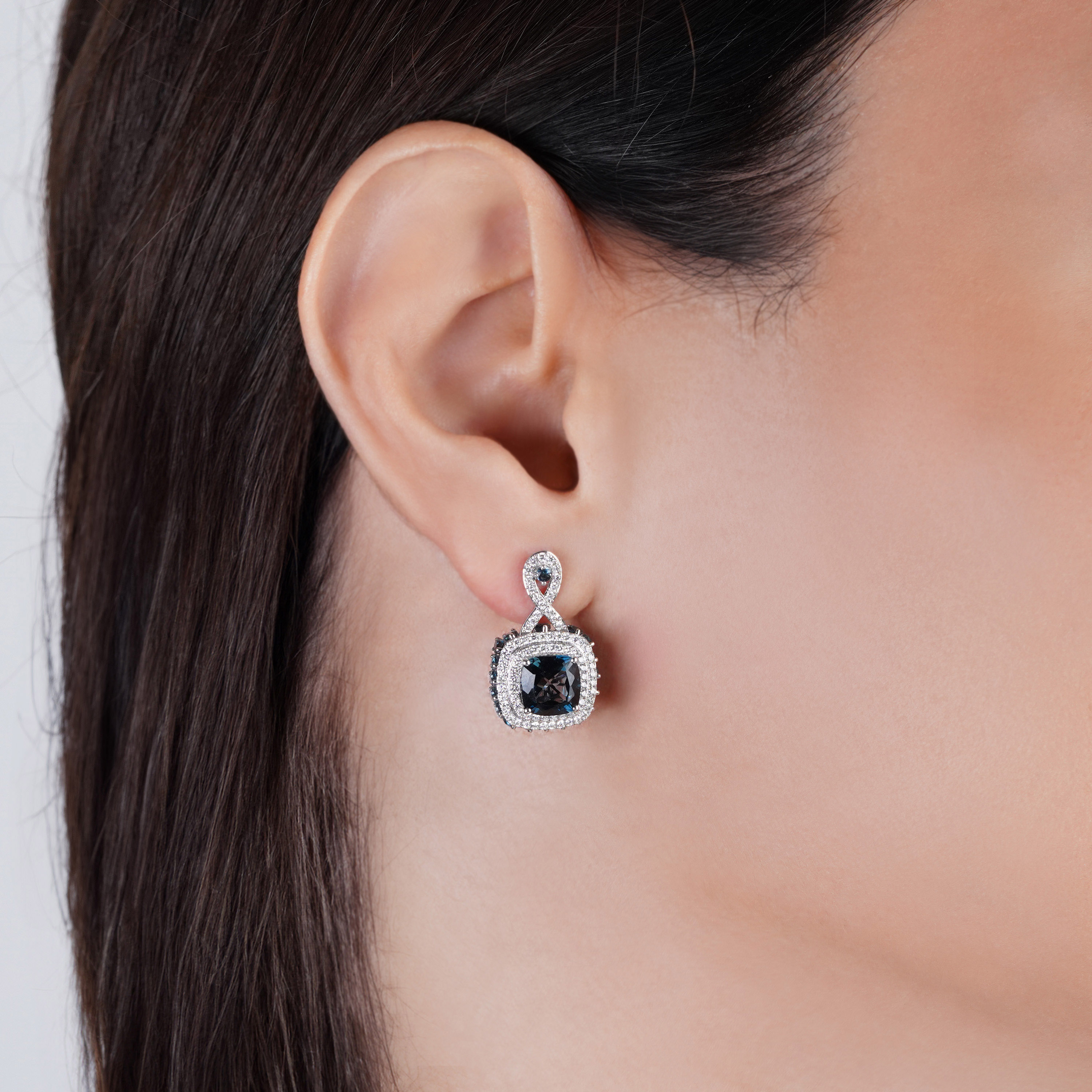 18K White Gold Earring with Diamond and London Blue Topaz – Vida Collection