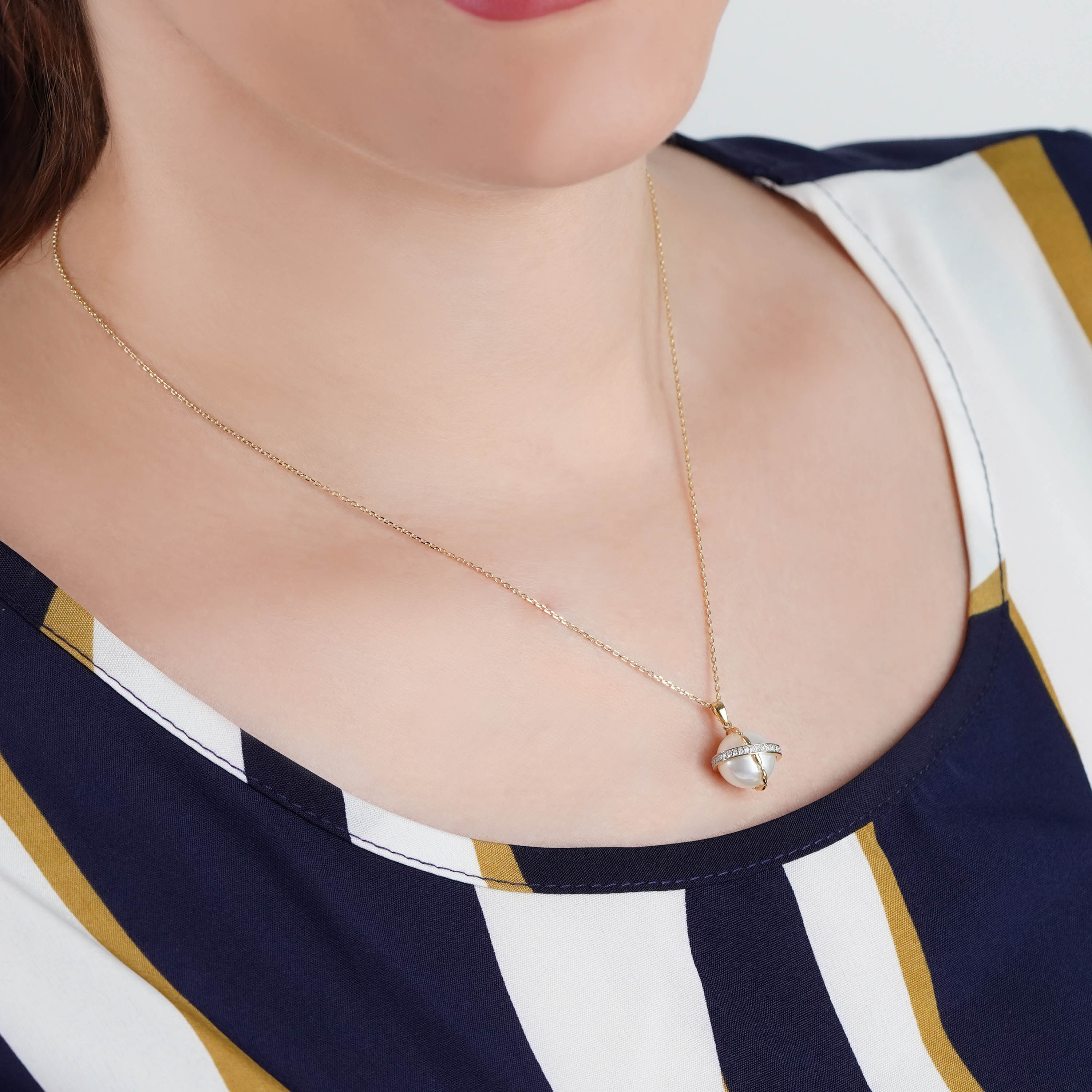 18k Yellow Gold Necklace with Pearl and Natural Diamonds From Danah Diamond Collection
