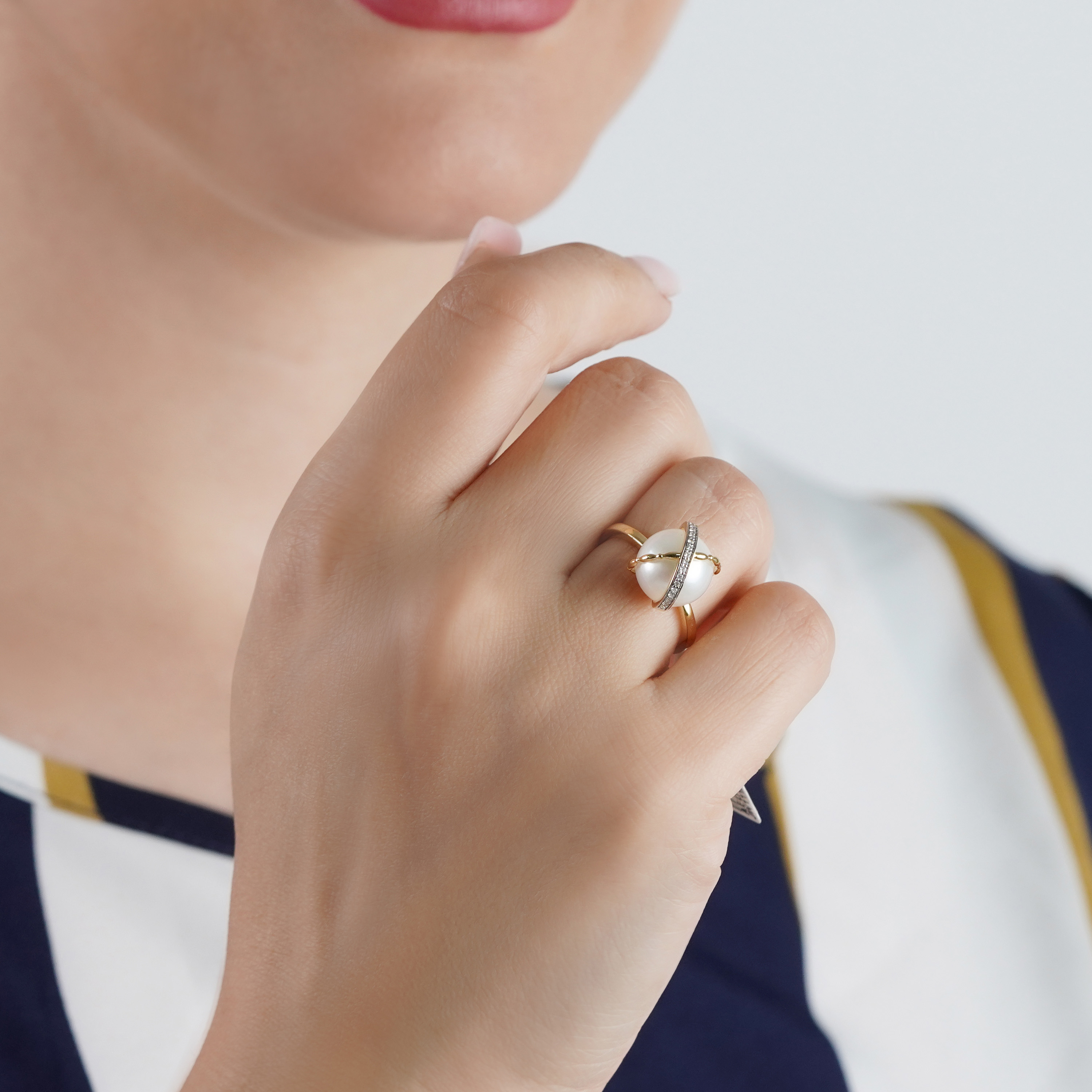 18k Yellow Gold Ring with Pearl and Natural Diamonds from Danah Diamond Collection