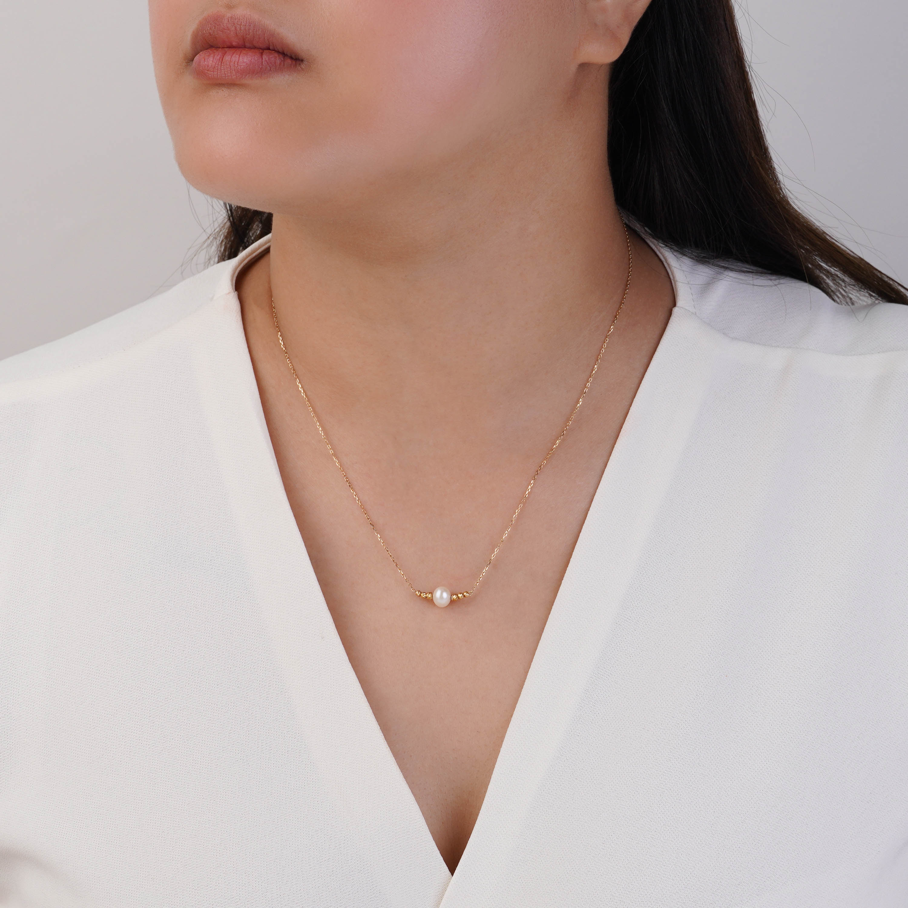 18K Yellow Gold Necklace with Single Pearl at the Center from Danah Collection