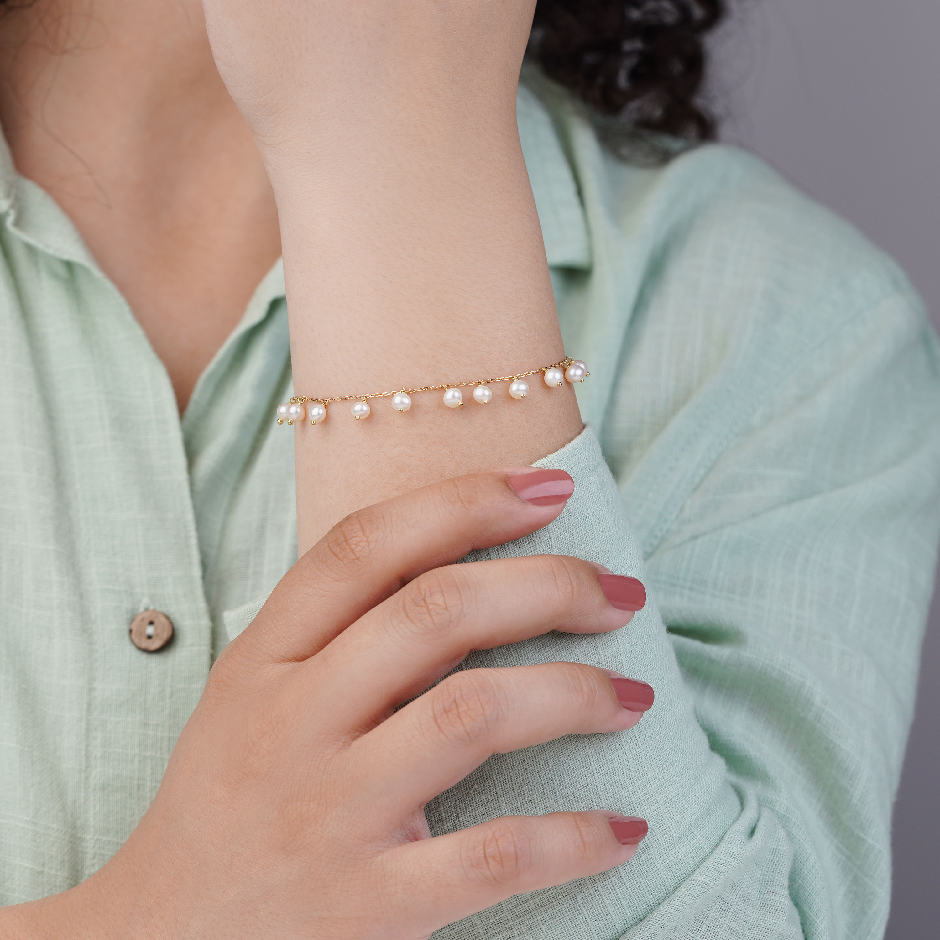 Elegant 18K Yellow Gold Bracelet with Pearl - Danah Collection