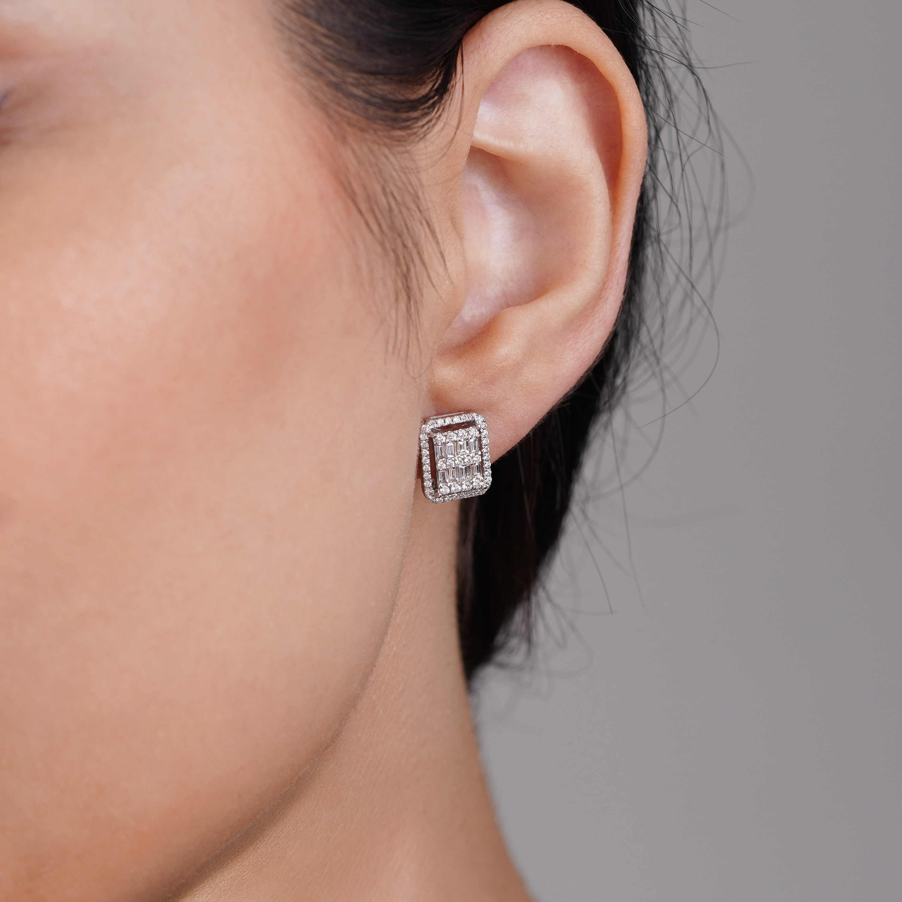 18k White Gold Rectangle-Shaped Stud Earrings with Natural Diamonds - Carre Collection