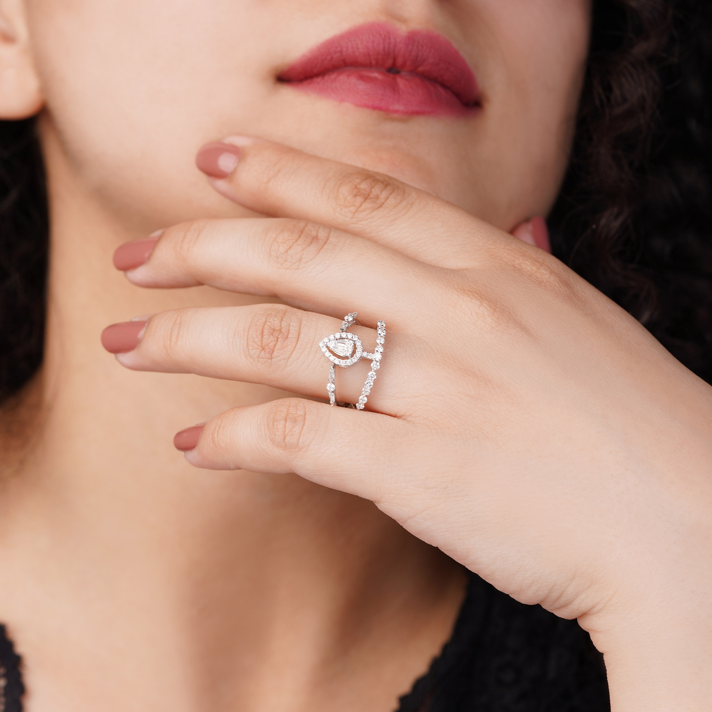 18K White Gold Ring with Natural Diamonds – Carre Collection