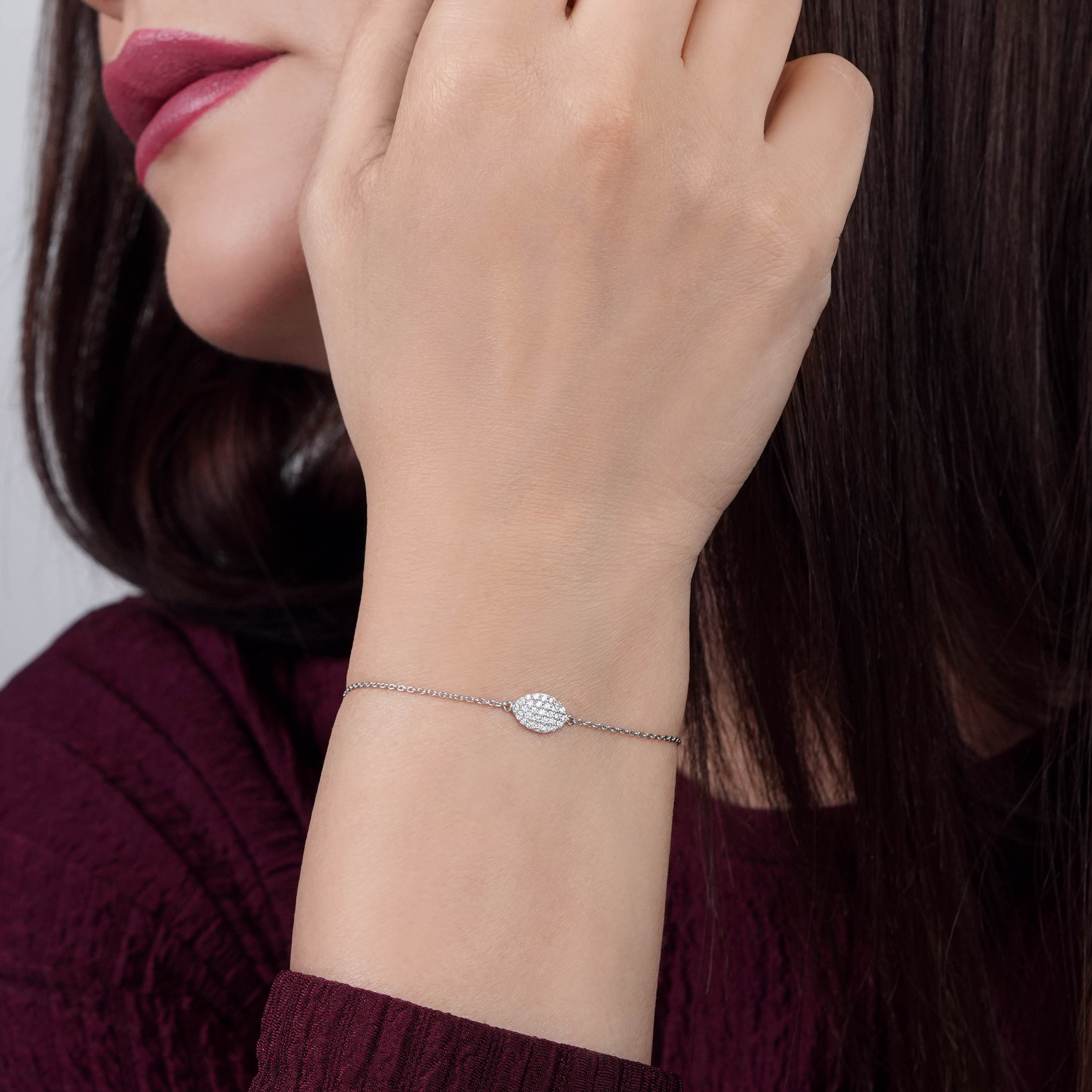 Elegant 18K White Gold Diamond Bracelet – Trendy Collection