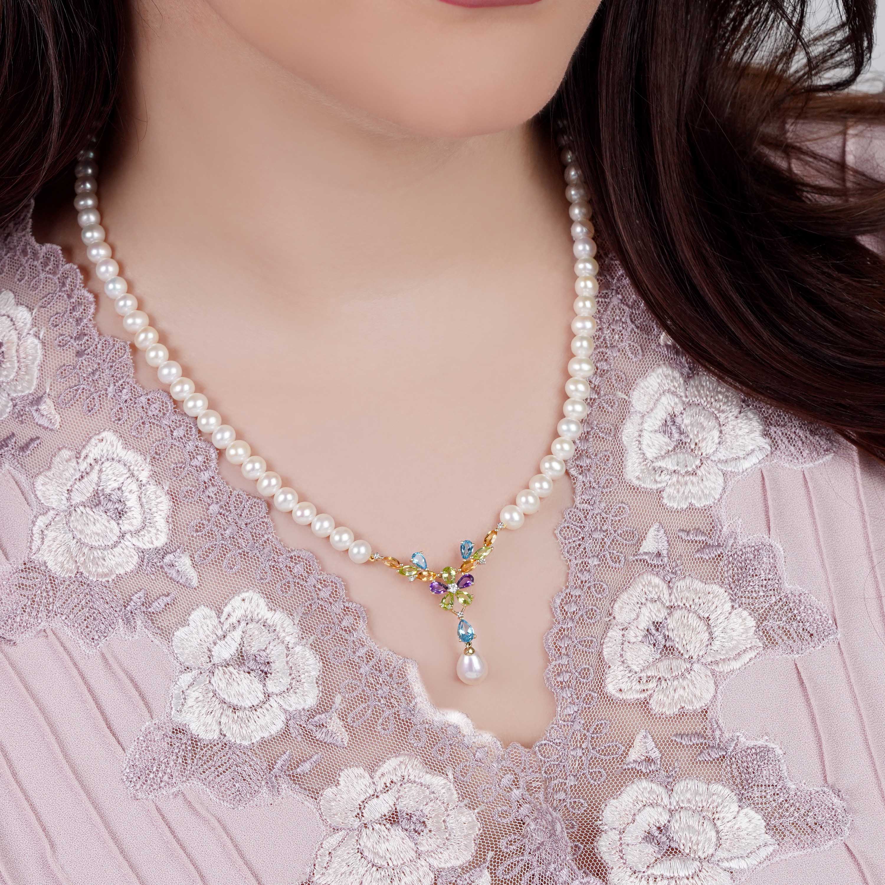 18K Yellow Gold Pearl Necklace with Flower Pendant from Danah Photopendant Collection