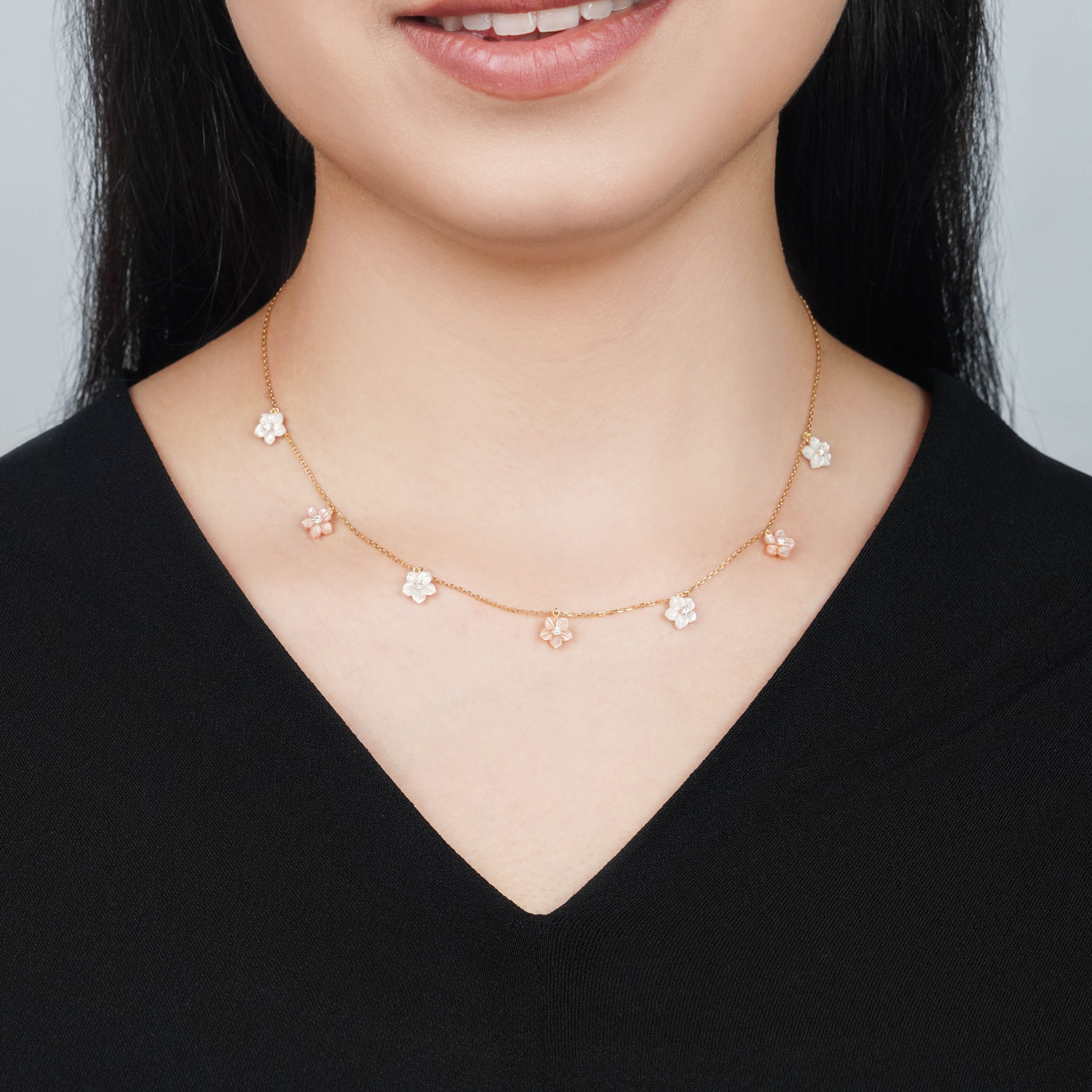 18K Worood Gold Necklace with Pink & White Mother of Pearl Flower Design and Zircon Stones – Worood Collection