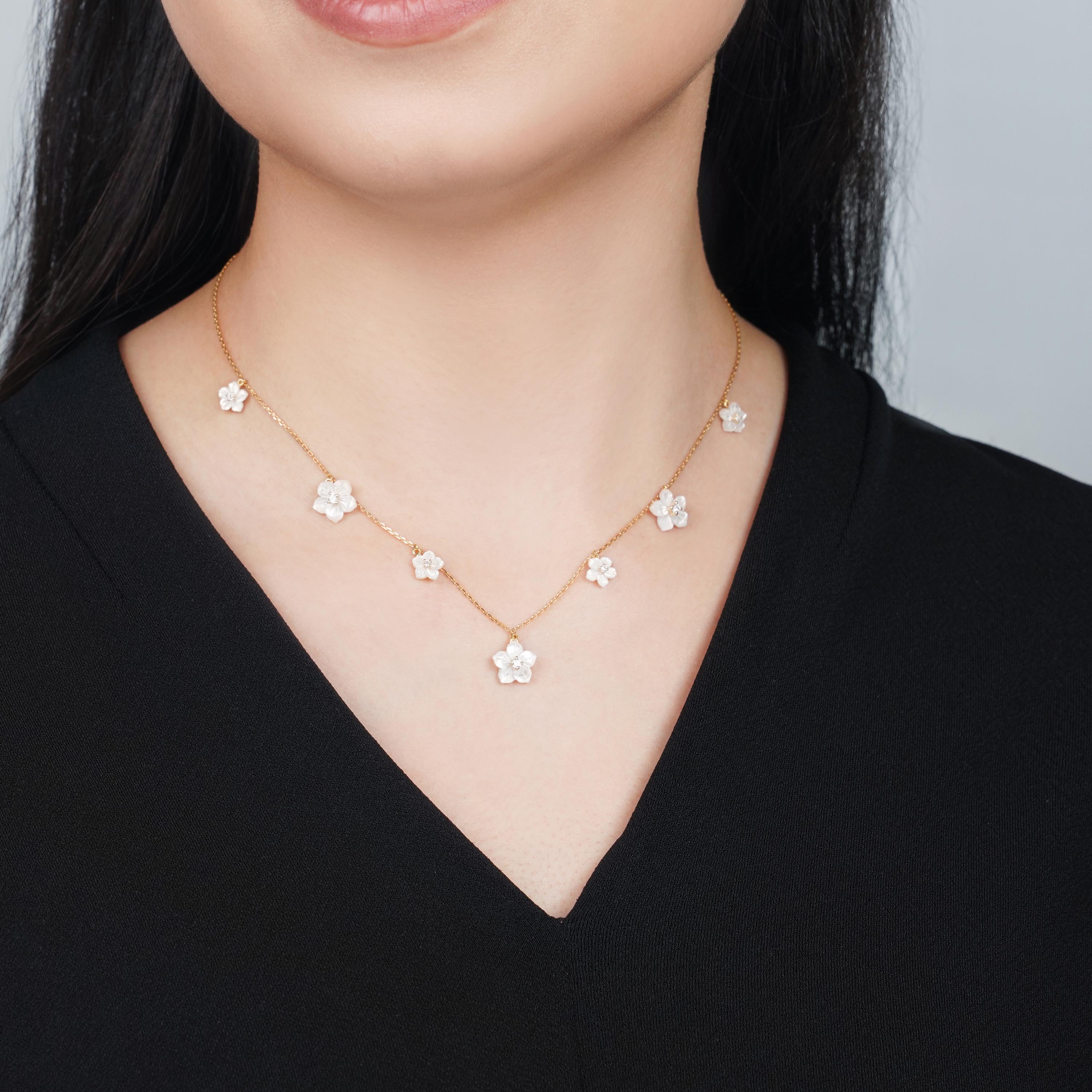 18K Gold Necklace with Mother of Pearl Flower Design & Zircon Stones – Worood Collection