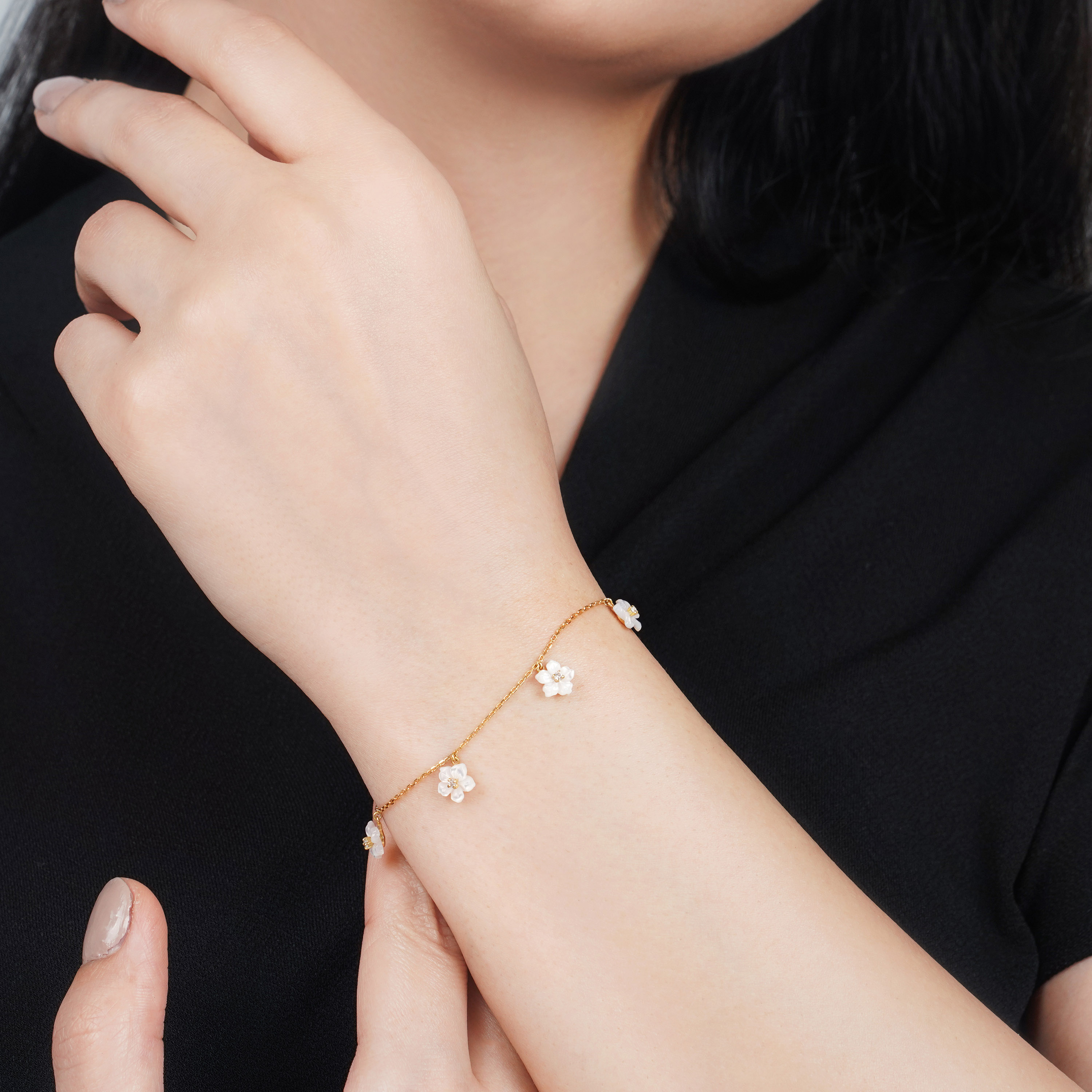 Mother of Pearl & Zircon Stone 18K Gold Bracelet – Worood Collection