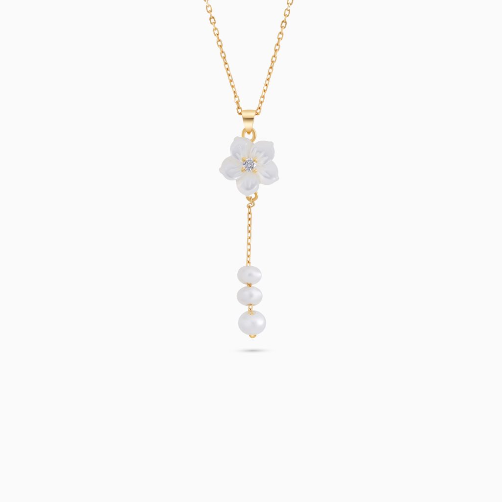 18K Gold Pearl Necklace with Mother of Pearl Flower Design | Worood Collection